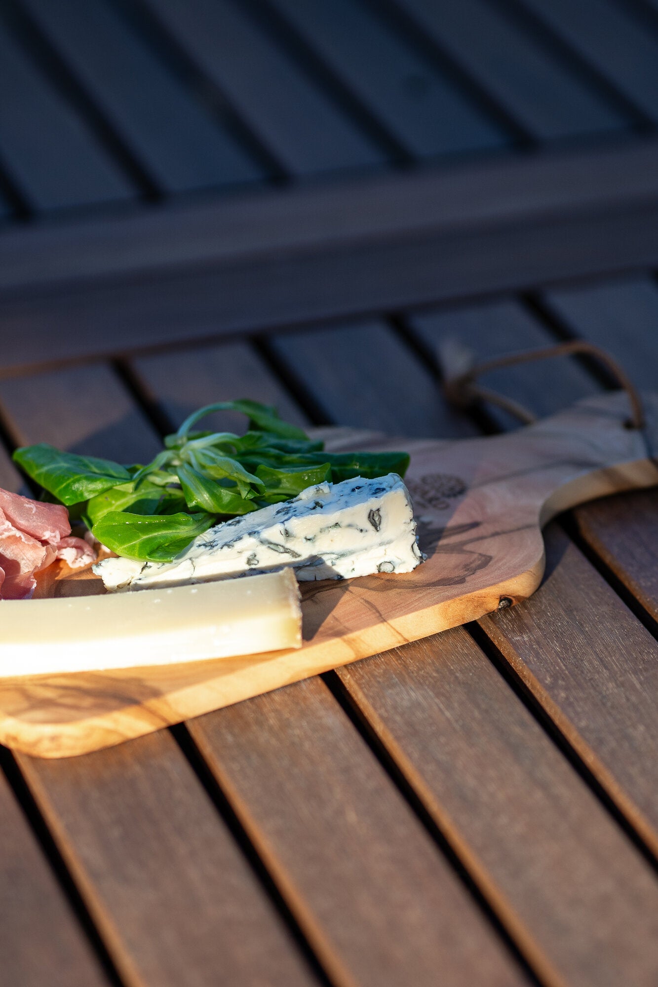 Skærebræt m. læderstrop - 26x12 cm